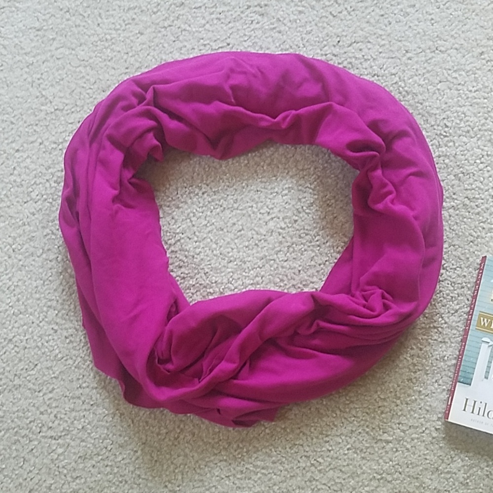 AA Raspberry circle scarf